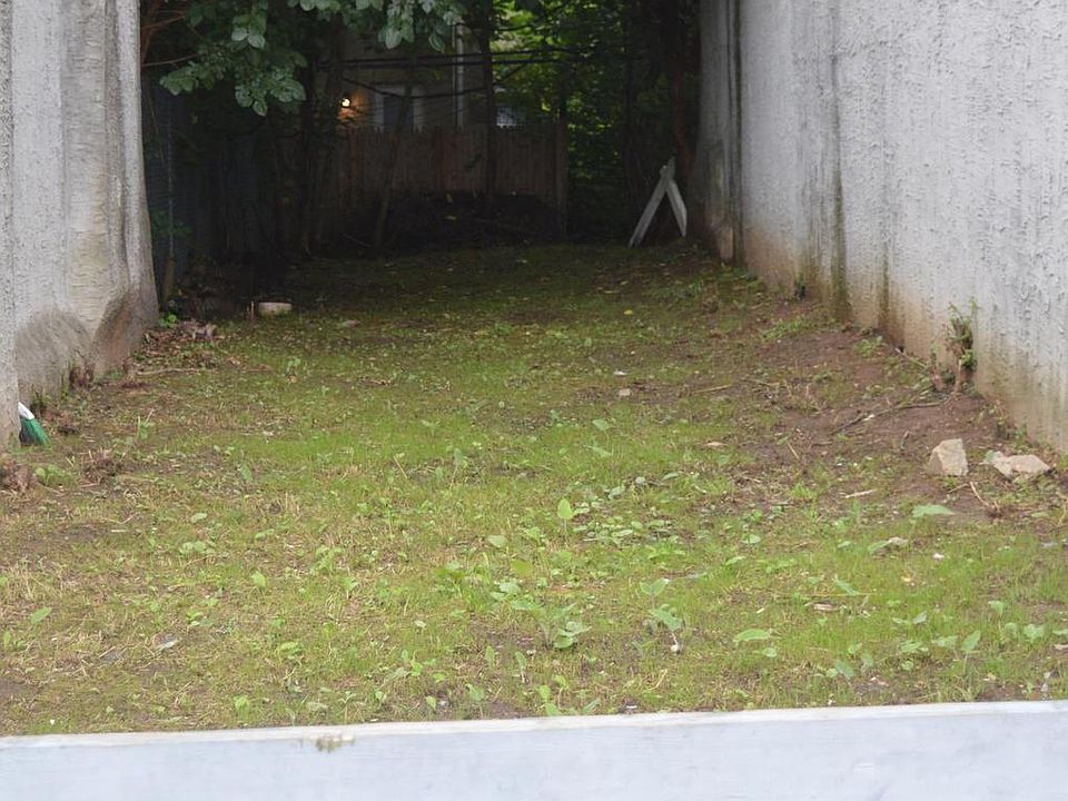 2nd image of 3810 Fairmount Ave
