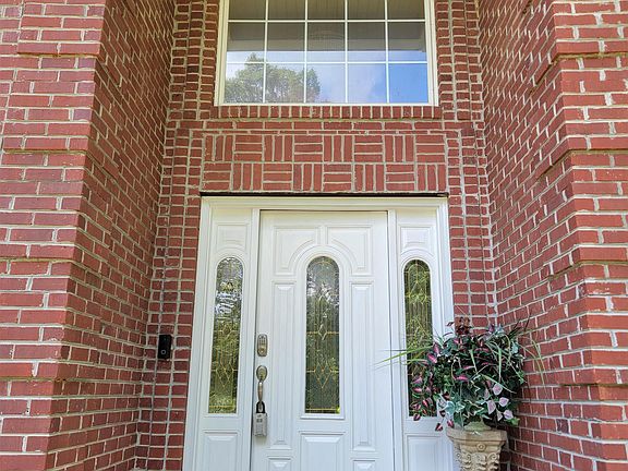3rd image of 37 Yoshino Dr