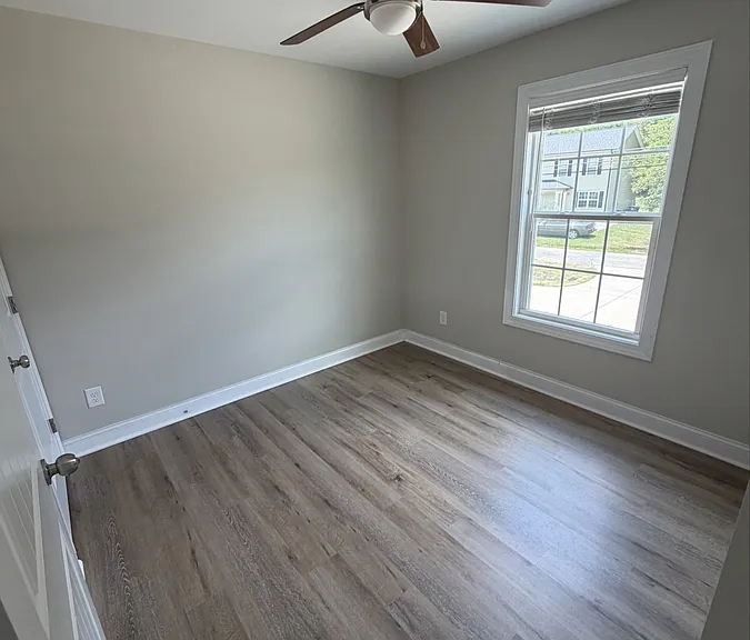 1133 Davis St — Photo 6