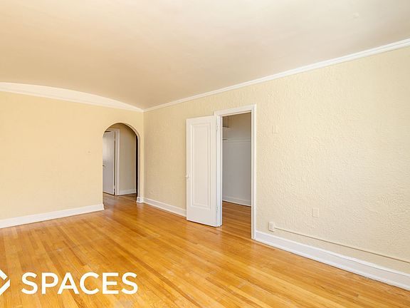 3rd image of 536 W Arlington Pl #Unt312