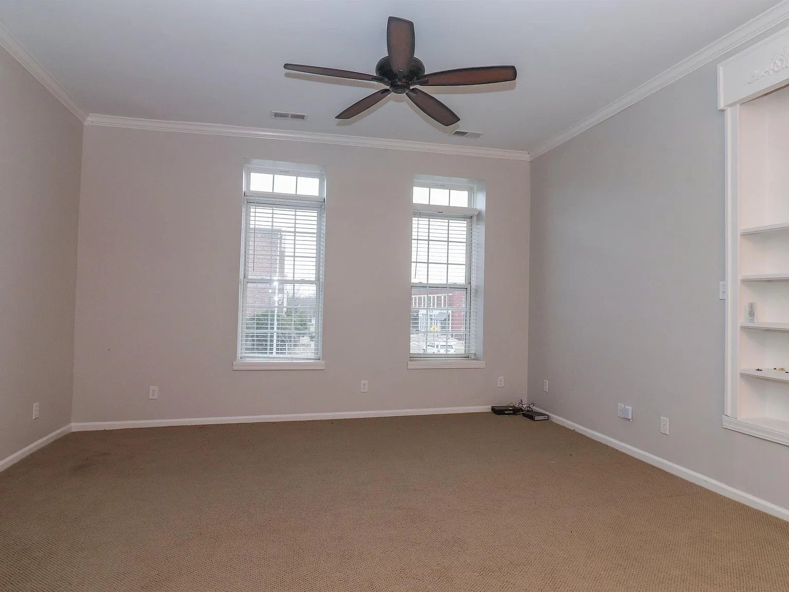 32 N Lafayette Ave - 1 — Photo 3