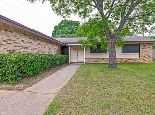 2605 Hollywood Dr, Arlington, TX 76013