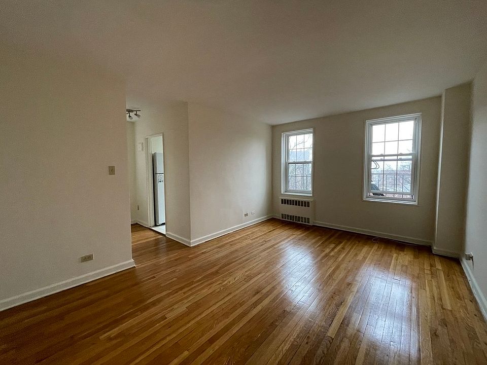 1st image of 140-18 Burden Cres #6100