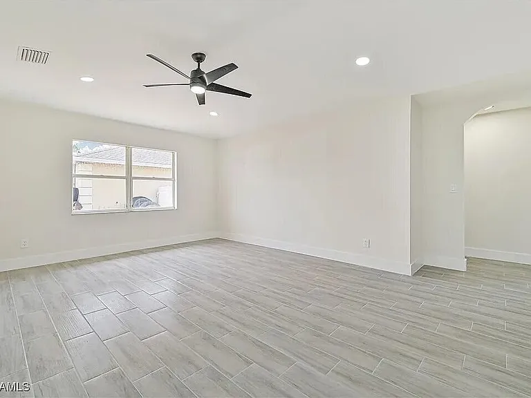 4733 28th St SW — Photo 9