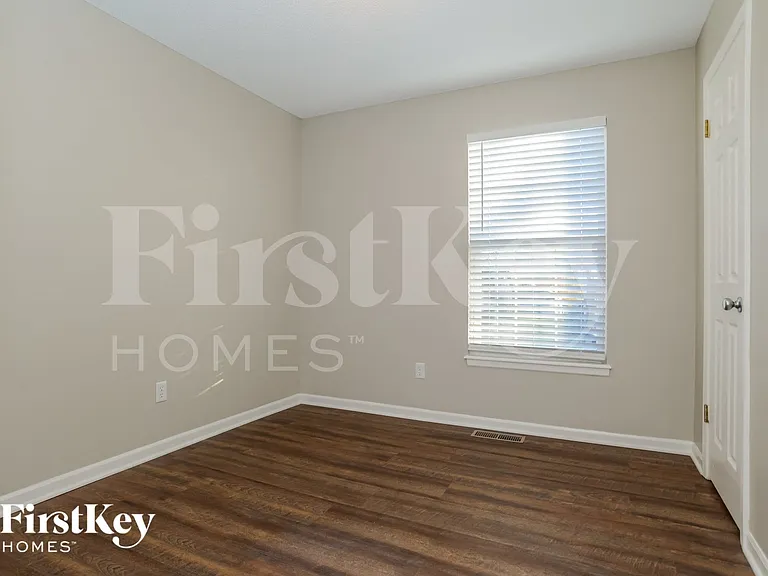 8810 NE 116th St — Photo 10
