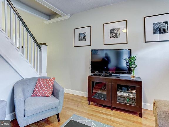 3rd image of 1713 Light St