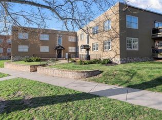 4526 Roanoke Pkwy #4A, Kansas City, MO 64111