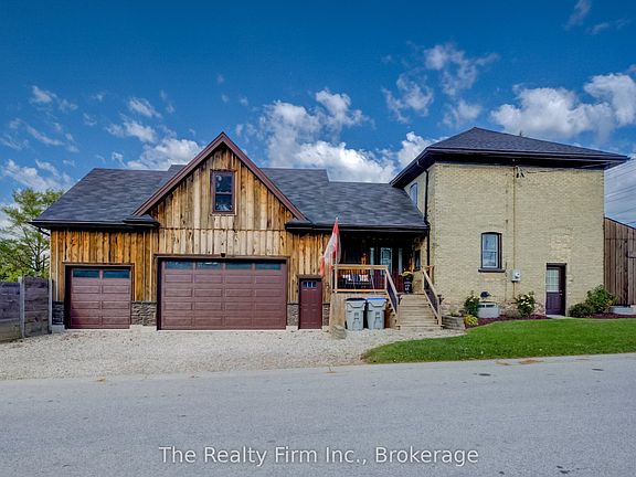 3rd image of 27 Mill St W