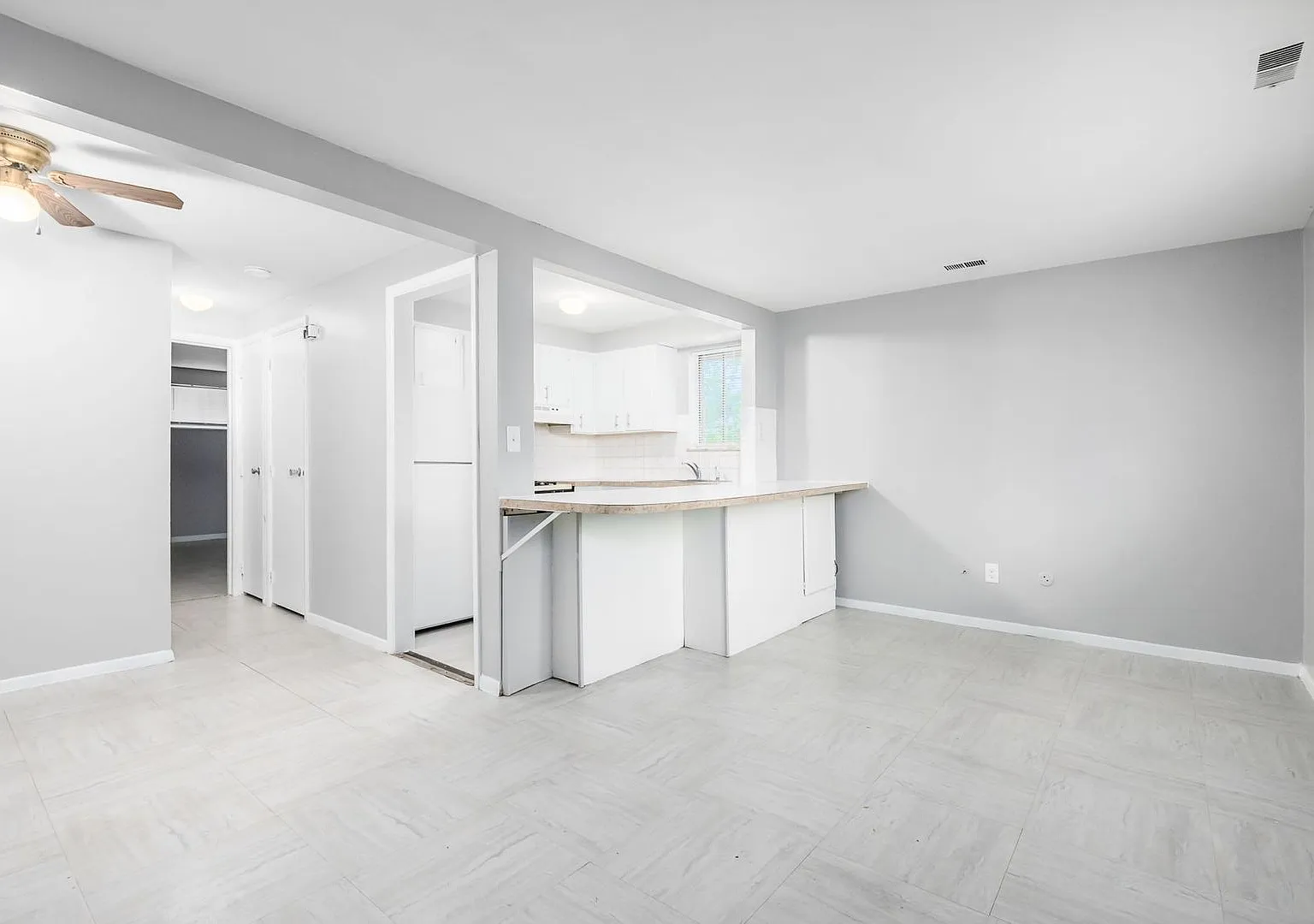 2888 Cleveland Ave — Photo 2