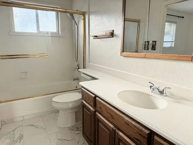 758 E Cypress Ave — Photo 12