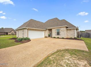 112 Ashwood Pl, Pearl, MS 39208