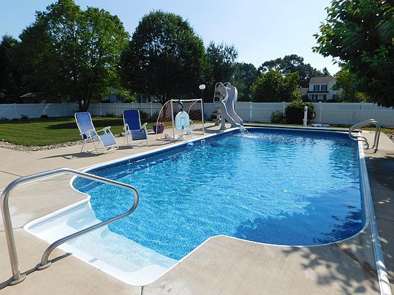 Heated swimming pool