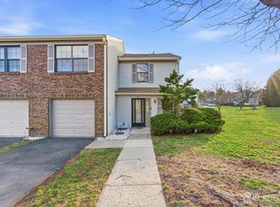 29 Exeter Ct, Somerset, NJ 08873