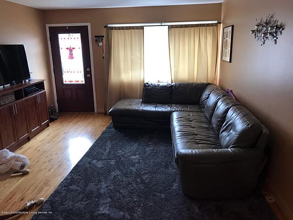 2nd image of 11 Greencroft Ave