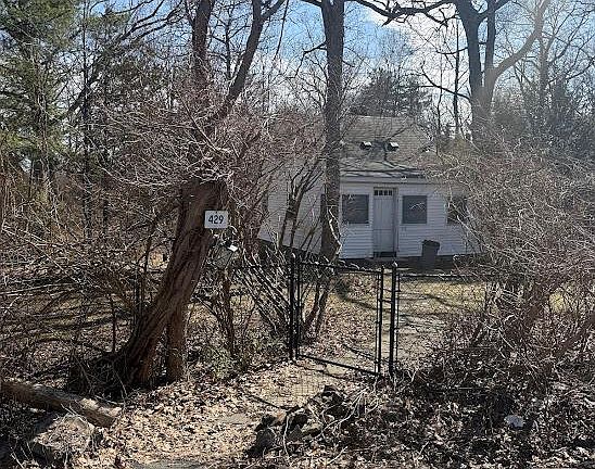 2nd image of 429 Rye Hill Road