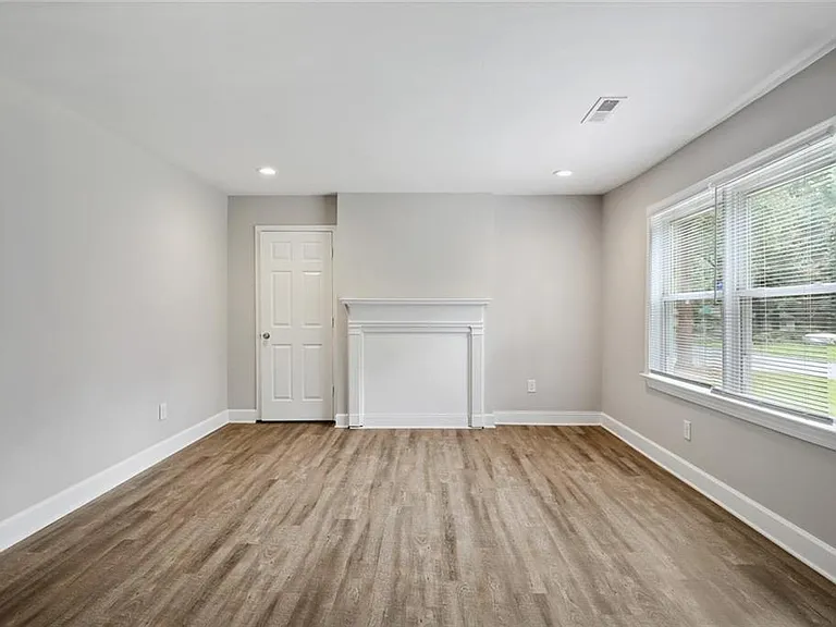 1641 Sandtown Rd SW — Photo 6