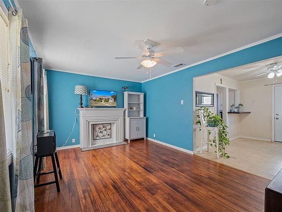 4th image of 1621 James Dr