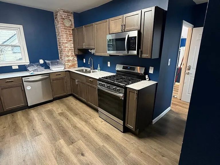 44 Lowell Pl #2 — Photo 8