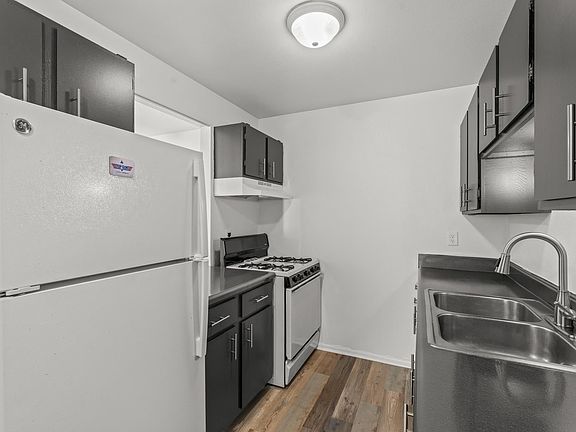 4th image of 1835 Drexel Blvd