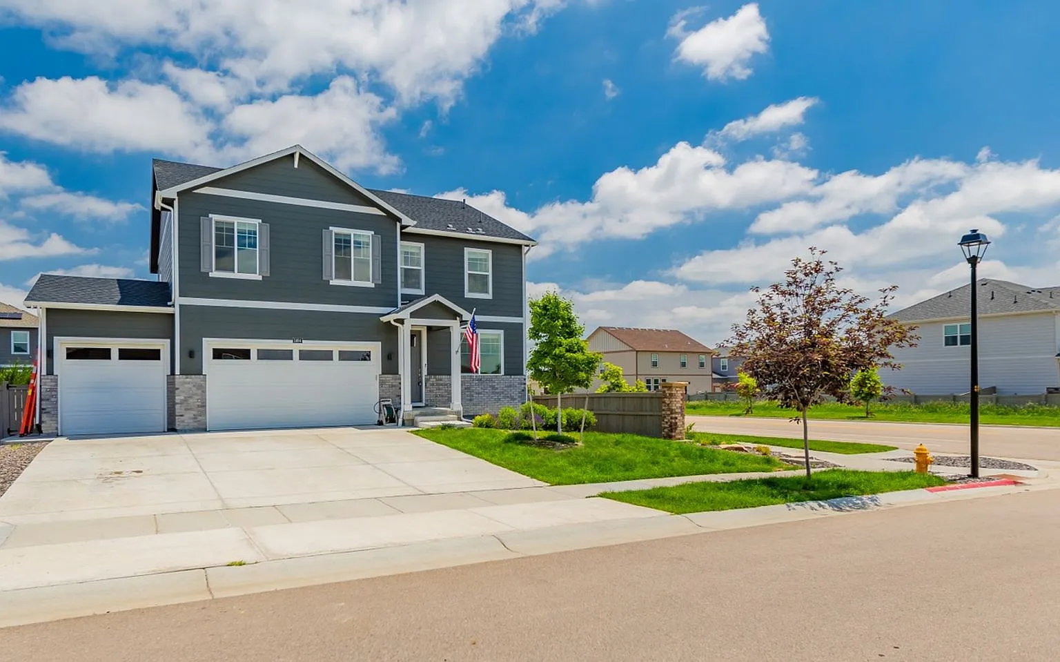 Stunning 4BR House in Berthoud — Photo 1