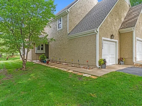 12595 Broadmoor St, Overland Park, KS 66209