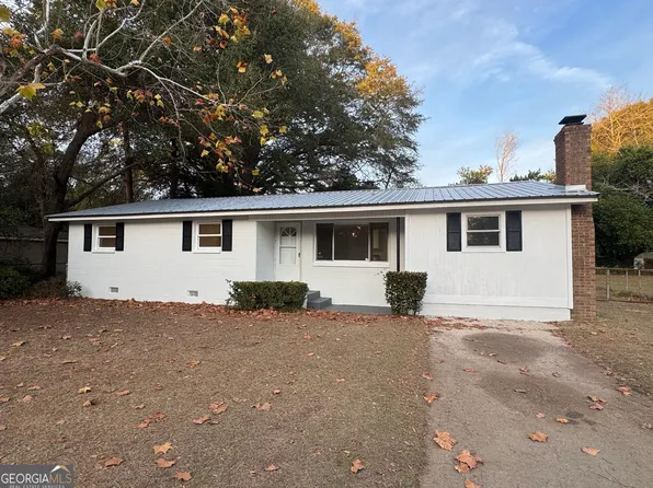 110 Pinecone Dr, East Dublin, GA 31027