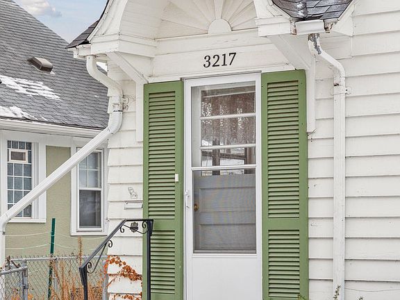 4th image of 3217 Weenonah Pl