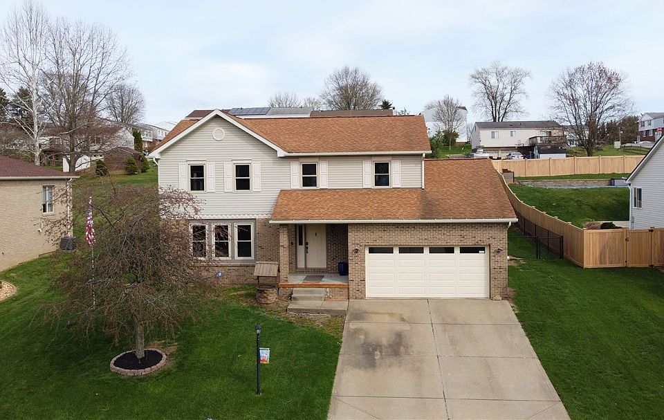 1st image of 303 Larchmont Dr