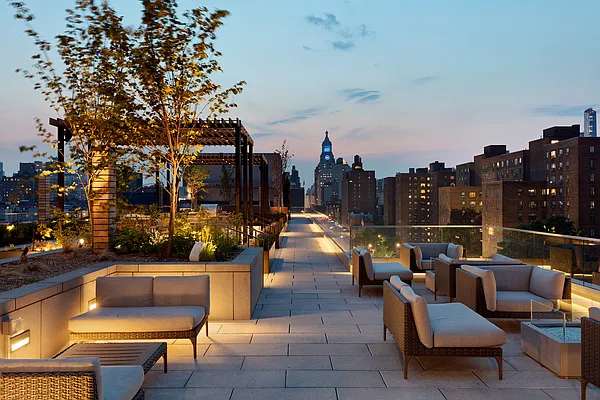 Rented by Extell Marketing Group LLC | media 18