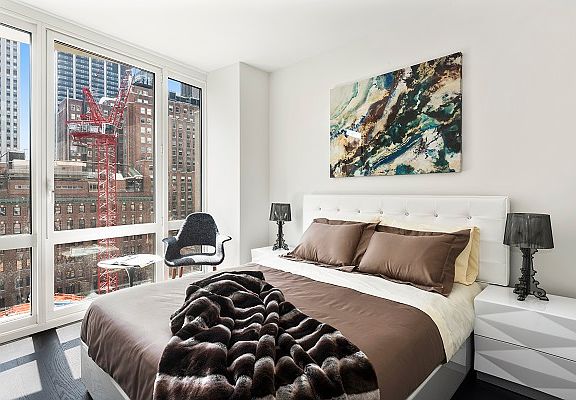 4th image of 235 E 44th St APT 4D