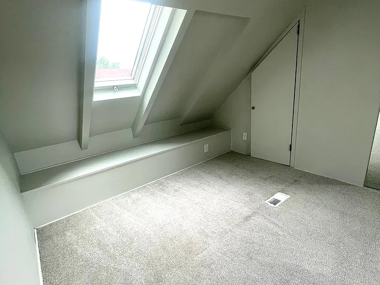 3241 S Carpenter St — Photo 16
