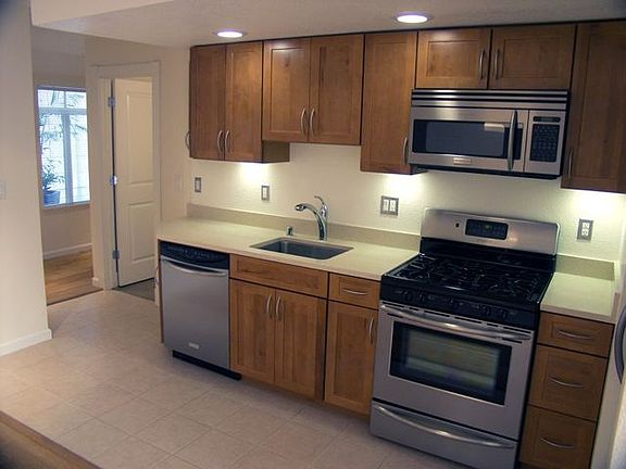 3rd image of 2789 Harrison St #8