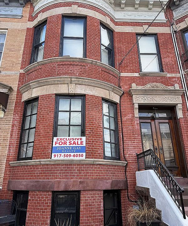 1st image of 952 71st St #Pvt