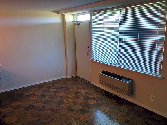 Main space 3: window and door to balcony 1