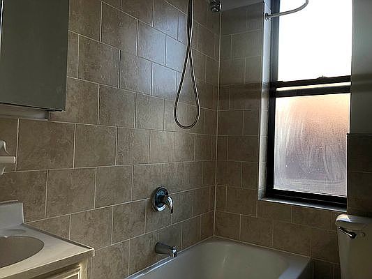 3rd image of 955 Saint Nicholas Ave #4