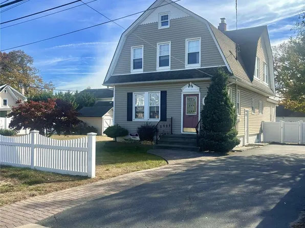 91 Healy Avenue, Inwood, NY 11096