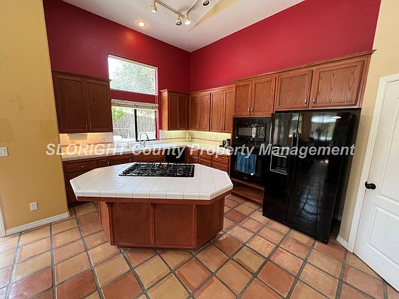 4th image of 1410 San Diego Loop