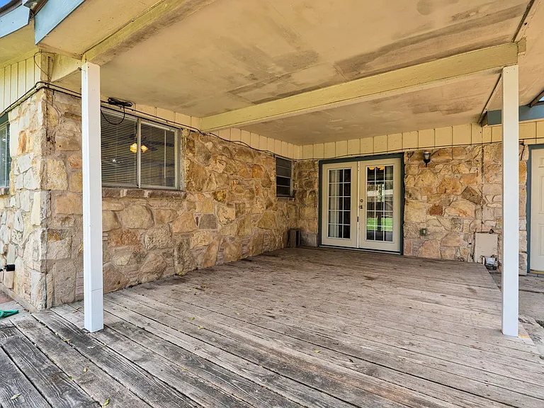 417 E Lindbergh Blvd — Photo 20