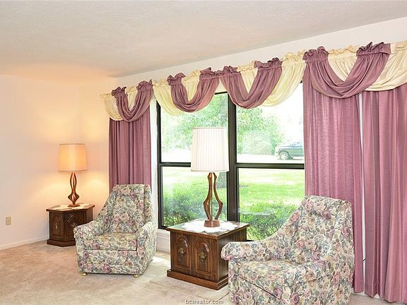 4th image of 7012 Wood Oaks Dr