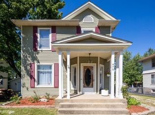 470 W Jackson St, Woodstock, IL 60098