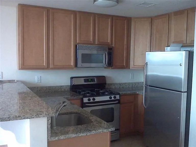 4315 Park Ave #7F — Photo 2