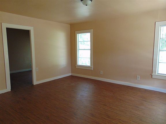 2nd image of 104 E Willow St