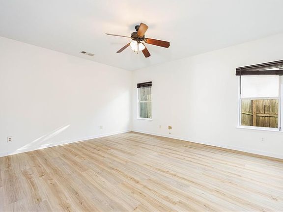 5th image of 2207 Windmark Ct