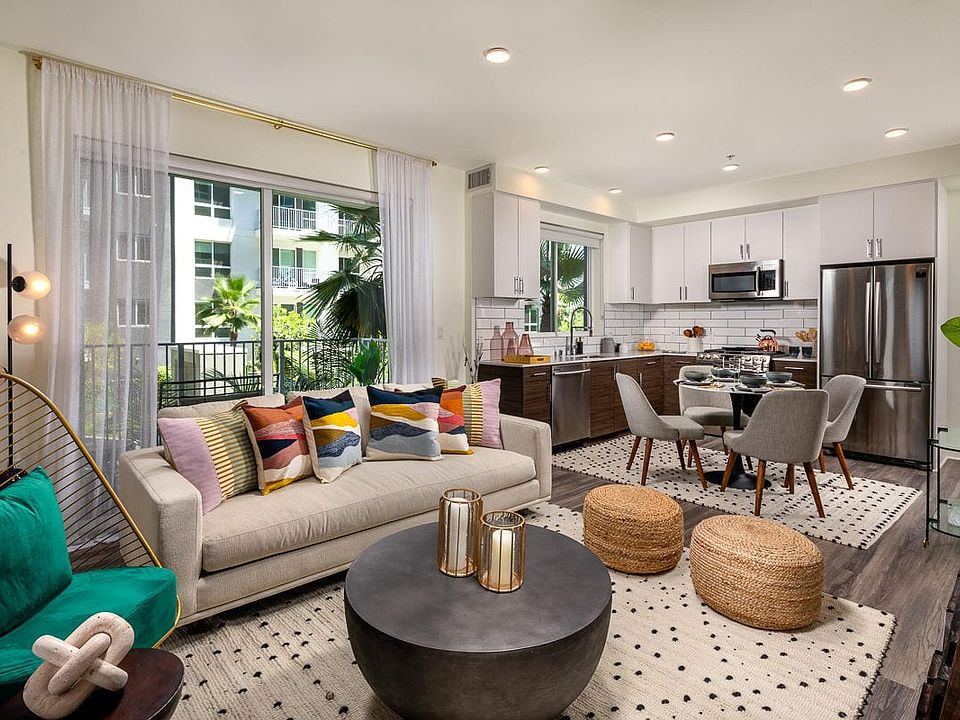 1st image of 1331 N Cahuenga Blvd #9