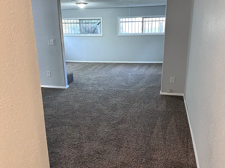 3204 N Fonshill Ave — Photo 3