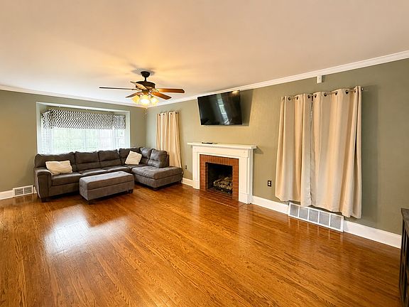 4th image of 224 Mercer St