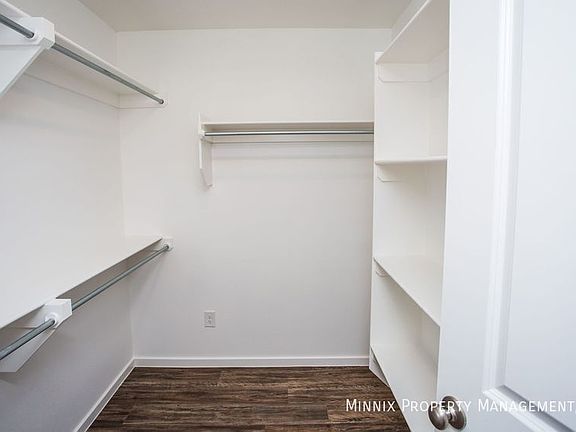 3rd image of 2035 Kenwood Ave