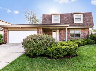 1543 Castlewood Dr, Wheaton, IL