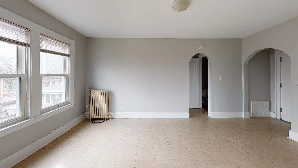 Building Photo - 1290 Ouellette Ave