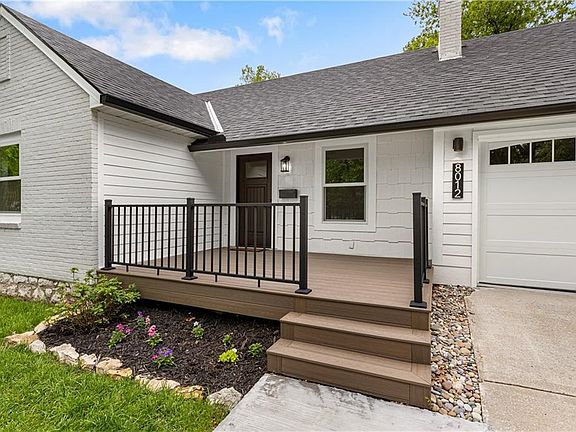 4th image of 8012 Belleview Ave